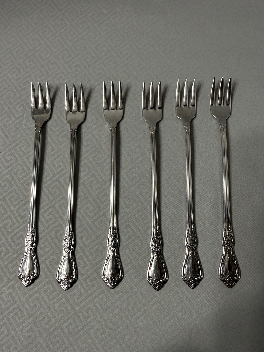 Vtg Oneida Distinction Deluxe Kennett Square  Cocktail Seafood Forks Set of 6